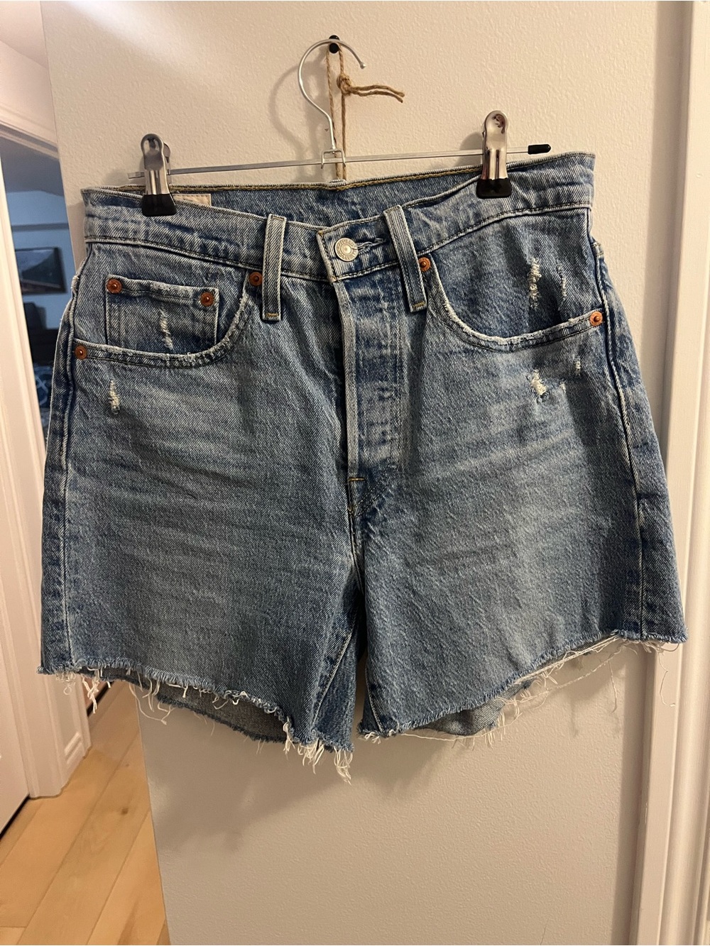 21. LEVI 501 Jean shorts High-Rise Light Blue